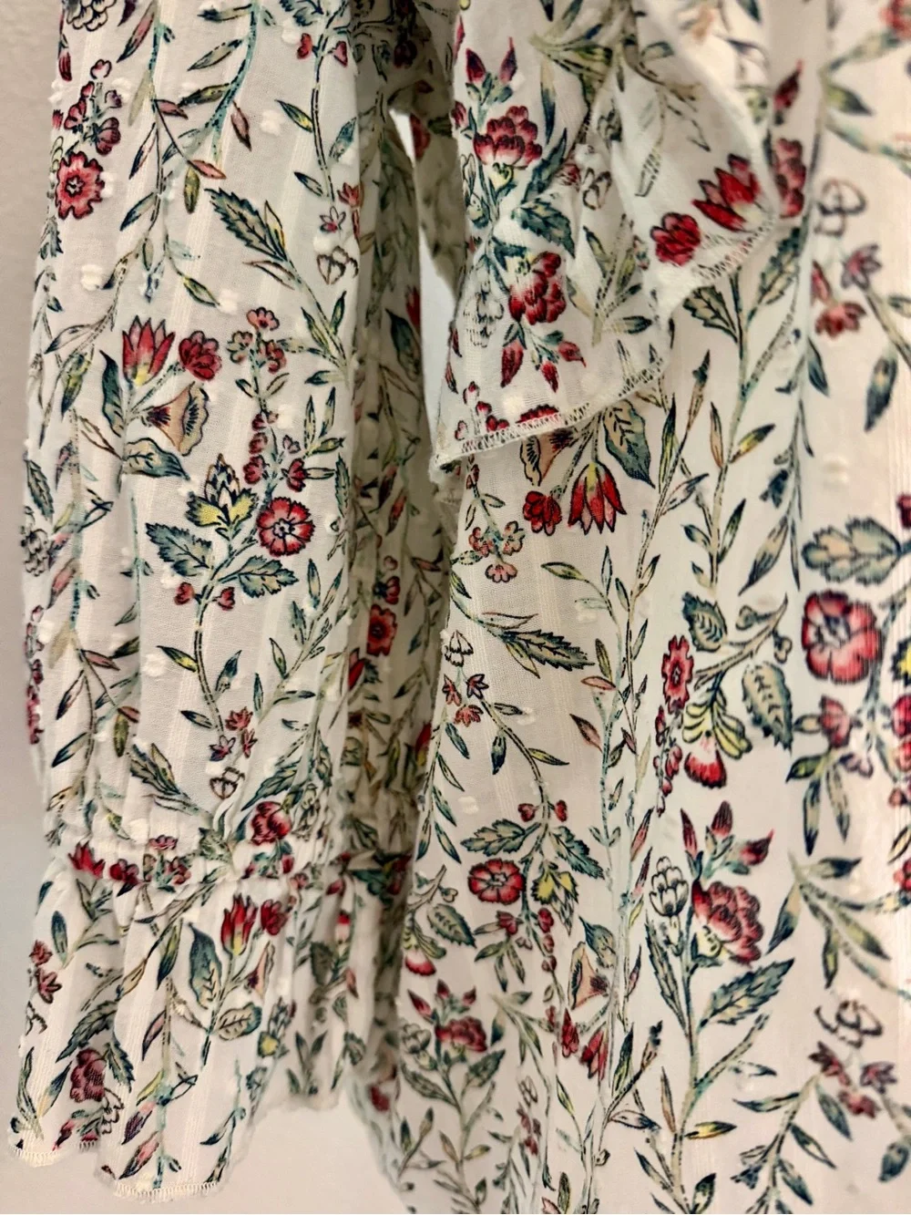 LOFT Floral Scalloped Ruffle Blouse Cream Puff Size L - EUC